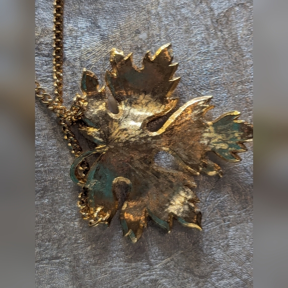 Vintage Goldtone Leaf Necklace 12 " Fall, Autumn, Nature, Tree - Picture 3 of 7